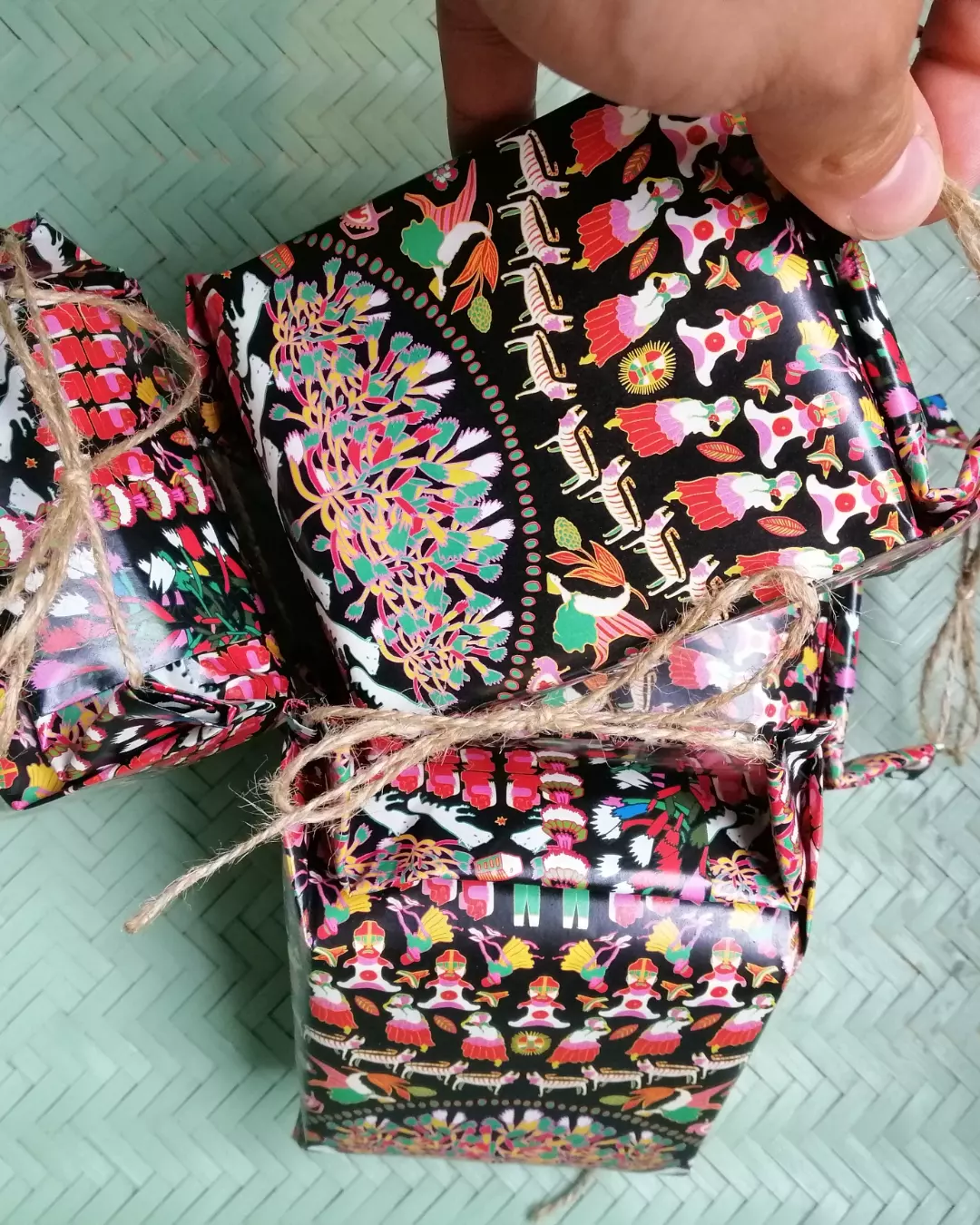 Experimental line packaging